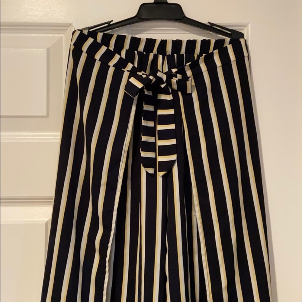 Like New!!! Vintage Havana open leg pant